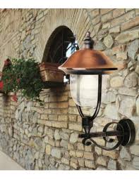 Con la grande varietà di applique led da esterno disponibili nel nostro negozio online di illuminazione troverai, senza nessun dubbio, quello che più di adatta alle tue necessità. Moretti Luce 640a 1 Applique Per Esterni Nero Rame Antichizzato