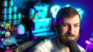 Lewis Barron (@lewisbarron) sedang LIVE