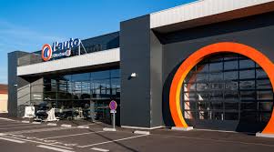 Votre école de conduite à lyon 7. L Auto Leclerc Par Dragon Rouge Un Concept Retail Qui Promeut L Expertise