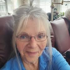 Deanna Leavitt's Instagram, Twitter & Facebook