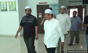 Pendidikan salah seorang anggota muslim care. Malaysiakini Dusuki Mengadap Jais Anak Murid Bersolidariti