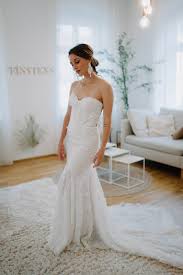 Lass dich inspirieren von der kleinen fräulein liebe kollektion. Made With Love Feinstens Brautkleider Brautmode Hochzeitskleider Linz