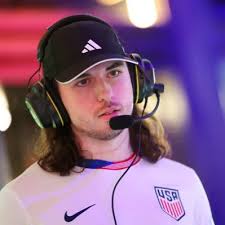 Brandon Parish (@iBeePar)