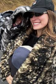 Sara Evans' 3 Kids: All About the Country Singer's Son Avery and Daughters  Olivia and Audrey