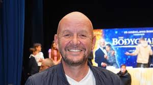 Šťastný let tam nahoru. Kolegové se loučí s Pavlem Nečasem, smutní i  herečka Burešová