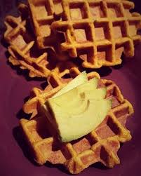 Ello Tout Le Monde Ce Midi Je Vous Propose Une Recette De Gaufres Salees A La Patate Douce Vous Pouvez La Remplacez Par Du Potimarro Food Waffles Nutrition