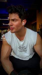 Cesar Urena's Instagram, Twitter & Facebook