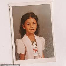 Born nicole prascovia elikolani valiente; Nicole Scherzinger Shares An Adorable Childhood Throwback Snap Aktuelle Boulevard Nachrichten Und Fotogalerien Zu Stars Sternchen