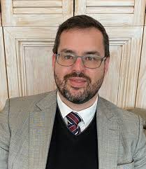 Chique é pagar barato”: Fabio Arruda e Sidney Oliveira estrelam novo  comercial da Ultrafarma