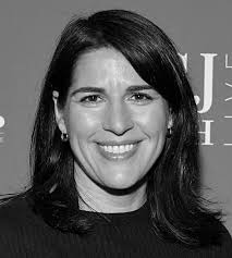 Nikki Waller's Instagram, Twitter & Facebook