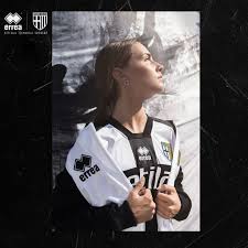 Rangers had to quickly step in and make up a kit for the away team. News Presentation Of The New Parma Calcio 1913 Home Kit For The 2020 2021 Season With The Black Wings Of The Phoenix To Keep The Team Flying High Errea