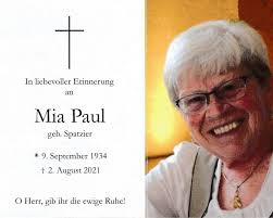Am Grab von Mia Paul aus Neubeuern
