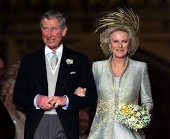 Camilla Parker Bowles And Andrew Parker Bowles Kate Middleton Camilla And Queen Elizabeth Do A Triple Royal Wedding Dress Royal Weddings Duchess Of Cornwall