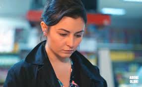 Tudor chirilă a povestit cum, pe când se afla împreună cu fratele lui în faţa unui local unde obişnuieşte să îşi bea cafeaua, a fost abordat de „un individ pe care îl cunosc din cartier, care. Pulbere De Stele Povestea Noastra