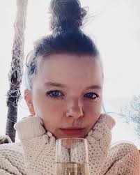 Carly Stewart (@gnarlystewart) • Instagram photos and videos