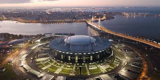 Расположен на крестовском острове, на месте снесённого стадиона имени с. Gazprom Arena Okrasilas V Cveta Rossijskogo Flaga V Chest Vyhoda Sbornoj Na Evro 2020