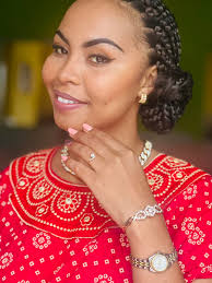 Jeux azahoana 30 000 ariary avy amin'ny Tatiana boutique. 1 _ Asio j'aime  ny page Tatiana boutique. 2_Firy taona i aho ? 24 sa 25 sa 26 3_ Taggeo ao  am commentaire