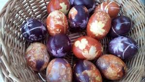 OuÄƒ De Paste In Foi De CeapÄƒ Cum Vopsim OuÄƒle De Paste Natural FÄƒrÄƒ SÄƒ Folosim Chimicale