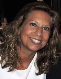 Karen Foss's Instagram, Twitter & Facebook