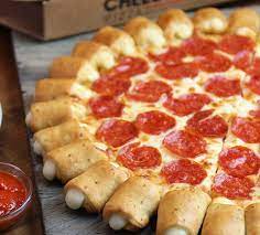 Pizza Hut S Cheesy Bit S Crust Is Back Cheesy Bites Pizza Deal