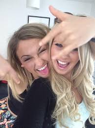 Zoe Rebecca Hackett (@zoeeerebecca)