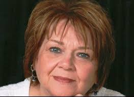 Vicki Aldrich's Instagram, Twitter & Facebook