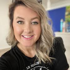 Ashley Gill's Instagram, Twitter & Facebook