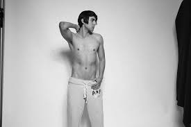 Les poux du pubis sont des insectes généralement marrons et de la taille d'une tête d'épingle. Comment Se Raser Les Poils Du Pubis Facilement Sois Meme