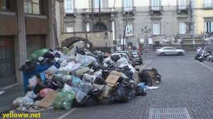 Discussioni nei forum nel cui titolo è presente la parola 'garbage can' Naples Italy The City Of Trash Youtube