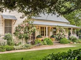 91 Shepherd Street Bowral Country Home Exteriors Cottage Exterior Australian Country Houses