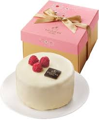 Small Raspberry White Chocolate Cake White Chocolate Cake Chocoholic White Chocolate Raspberry