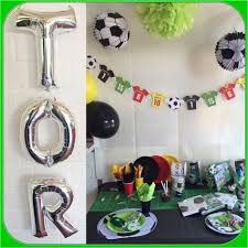 Vergleichen sie die besten preise und schnäppchen online. 26 Fussball Basteln Mit Kindern Zur Wm Em Fussball Party Und Geburtstag Ideen Fussball Party Fussball Geburtstag Kindergeburtstag Fussball