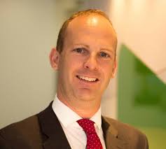 Die Geschäftsfrau im Mann