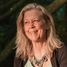 Karen Pearce's Instagram, Twitter & Facebook