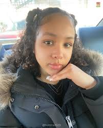 Hi Hi! My name is Genesis Valverde. I was born in the Dominican Republic  🇩🇴. I will be planting my roots at Hofstra this fall, majoring in  Political Science. I will be