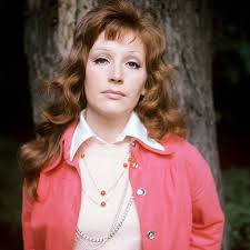 Картинки по запросу пугачева умерла алла пугачева сегодня Alla Pugacheva Sobstvennymi Rukami Soorudila Sebe Pedestal Stati Izvestiya