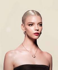 Britt Meyer's Instagram, Twitter & Facebook