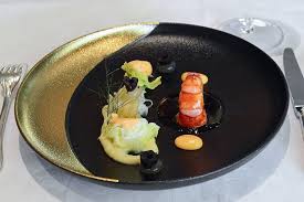 Carabinero Mit Fenchel Kopfsalat Und Knusperoliven Und Krustentiermajonaise Lebensmittel Essen Topfensouffle Forellenmousse