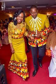 For several days, they display their merchandise, which range from mattresses to corrugated metal siding. Pin By Armandine Rolande On Afrique African Fashion Couples African Outfits Couples African
