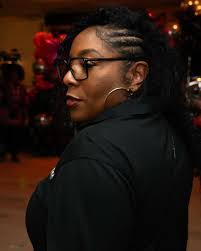 Kesha Ballard's Instagram, Twitter & Facebook