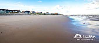 Dit wordt duidelijk aangegeven met borden 'verboden te baden' en/of windzakken. Strand Het Zoute Knokke Heist Westvlaanderen Belgium Beachrex Com
