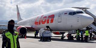 Ada dua pilot yang mengalami kecelakaan pesawat jatuh. Lion Air Jatuh Keluarga Korban Cemas Menanti Kabar Terkini Penumpang Kapanlagi Com