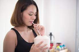 Salam dok,ada yang blang minum air klpa muda saat haid bagus untuk ibu yang lgi prgram khmilan, ada juga yg blng katanya ngk bgus krna dpat. Minum Air Kelapa Saat Haid Benarkah Bikin Darah Berlendir