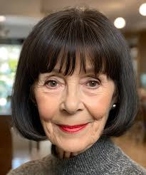 21 Hairstyles That Celebrate the Elegance of Grey Hair