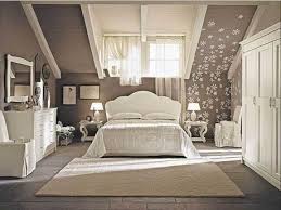 The aboriginal shows a bedchamber backdrop done in monochrome. Neu Uberbau Schlafzimmer Ideen