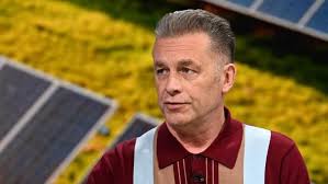 Chris Packham settles net zero legal action against government