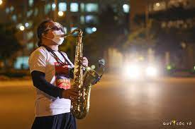 Trần mạnh tuấn (born may 7, 1970 in hanoi) is one of the two most prominent jazz saxophonists in vietnam (the other being quyền văn minh, also from hanoi).in 2002, he moved from hanoi to ho chi minh city and has taught at the ho chi minh city conservatory.he is also a composer, arranger and producer. Yvga37i3nu101m