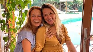 Tânia ribas dias de oliveira (born 18 june 1976) is a portuguese television hostess.1. Tania Ribas De Oliveira Mostra Barriguinha De Gravida De Silvia Alberto