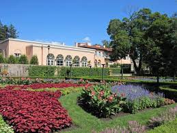 Your guests will be taken in by the lovely grounds and the delightful architecture. Loyola At Cuneo Mansion And Gardens Museums Entertainment Events Wedding Rentals Schools Colleges Education Glmv Chamber Of Commerce Il
