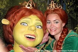 Kim-Lian onthult beeld Prinses Fiona in Madame Tussauds • musicaljournaal